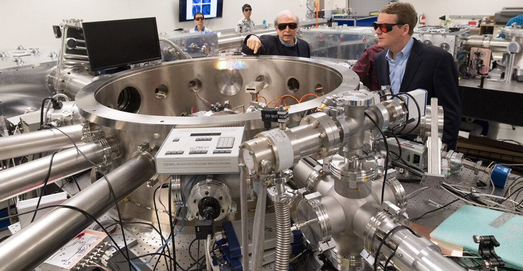 Senator Bennet Visits Colorado State University's Advanced Beam Lab, with Jorge Rocca